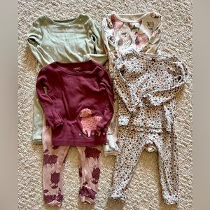 Lot of Carters’ girls’ pajamas (4 pairs), 100% cotton, 9-12 months